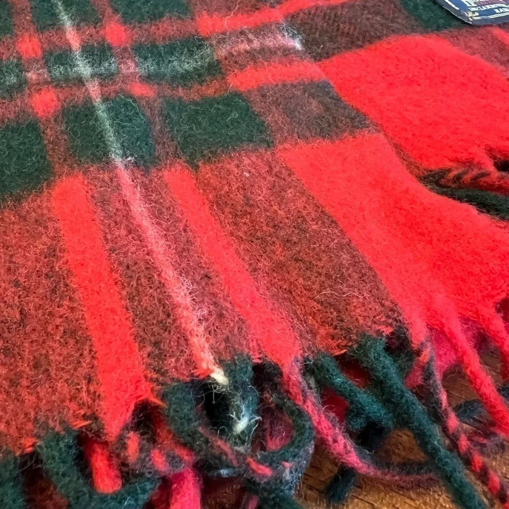 Vintage Highland Tweeds Lambswool The Feel of Scotland Plaid Scarf
